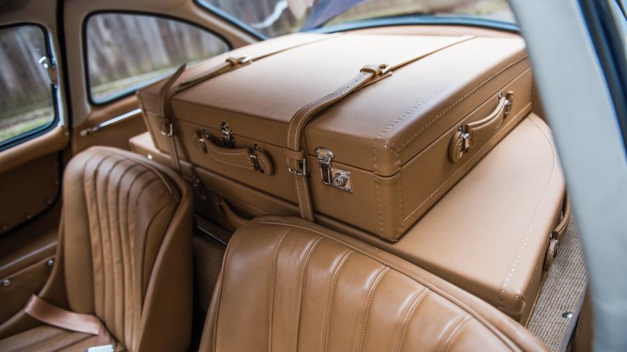 Интерьер Mercedes-Benz 300 SL Gullwing Coupe 1955 года  (фото 25 из 54)